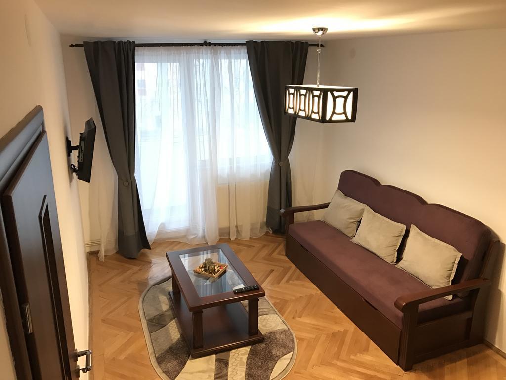 Apartment Krondays Braşov Exteriör bild